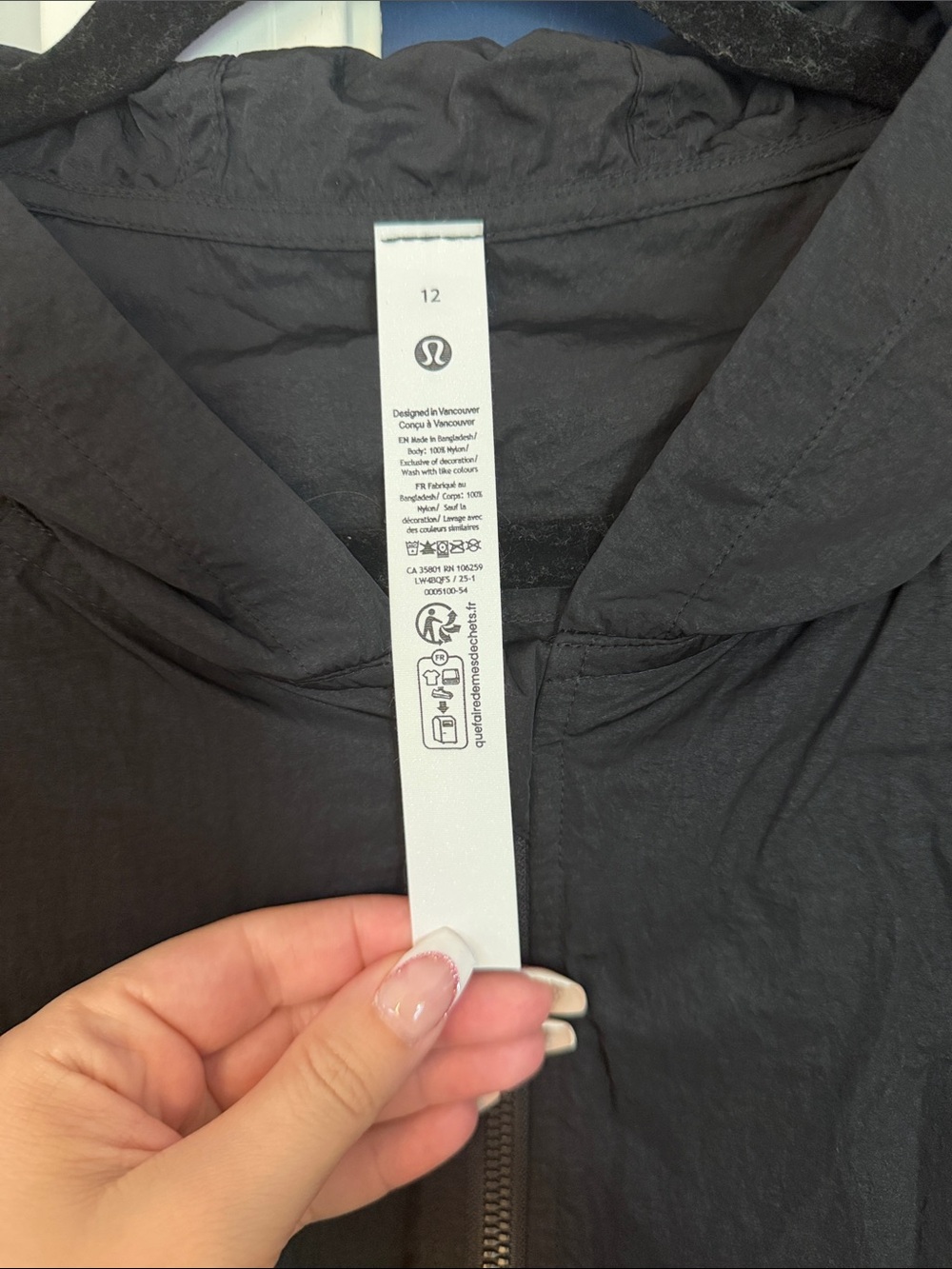 lululemon athletica Black Hooded Lightweight Jacket anorak scuba NWOT 12 - Picture 2 of 4